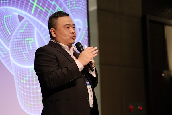 台灣微軟 梁仲銘技術副總經理_副本.jpg