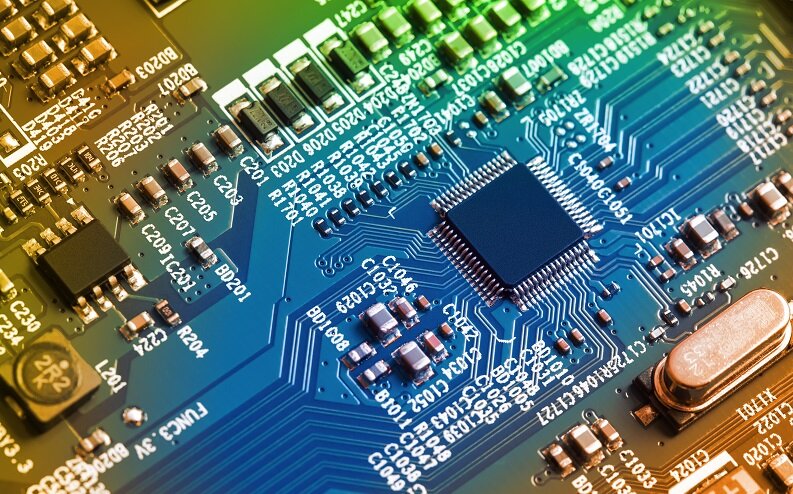 SMT是什麼？IT+OT如何實現SMT製程的智慧營運？
